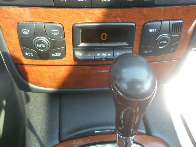 Mercedes-Benz S-Class 2006 photo 26