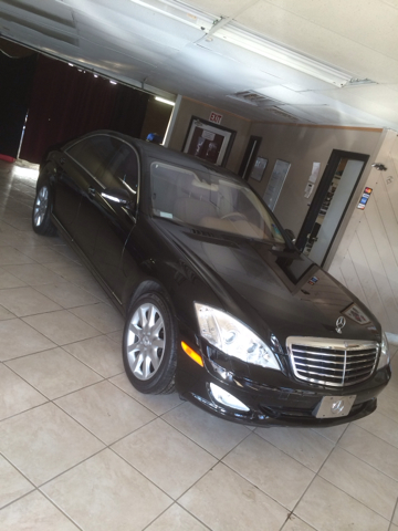 Mercedes-Benz S-Class 4WD Supercab 145 Lariat Sedan