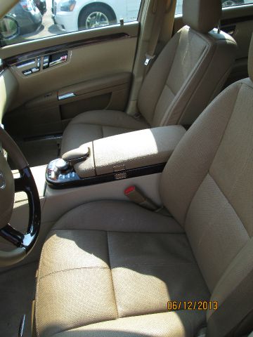 Mercedes-Benz S-Class 4WD Supercab 145 Lariat Sedan