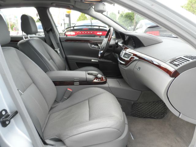 Mercedes-Benz S-Class 2008 photo 17