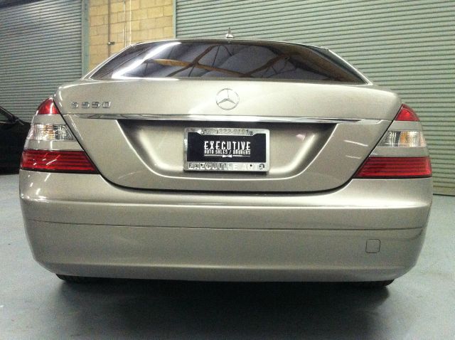 Mercedes-Benz S-Class 4WD Supercab 145 Lariat Sedan