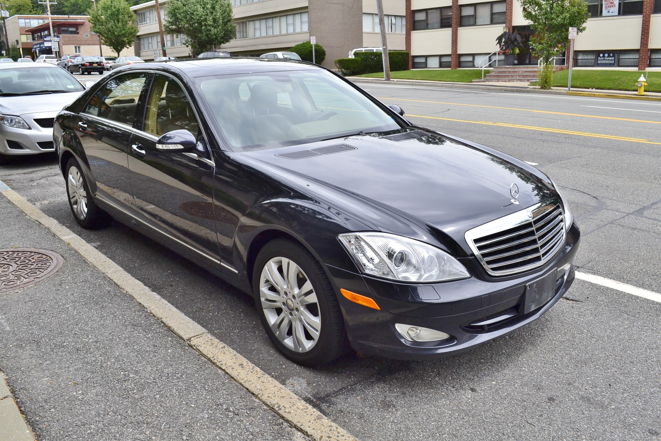 Mercedes-Benz S-Class 2009 photo 4