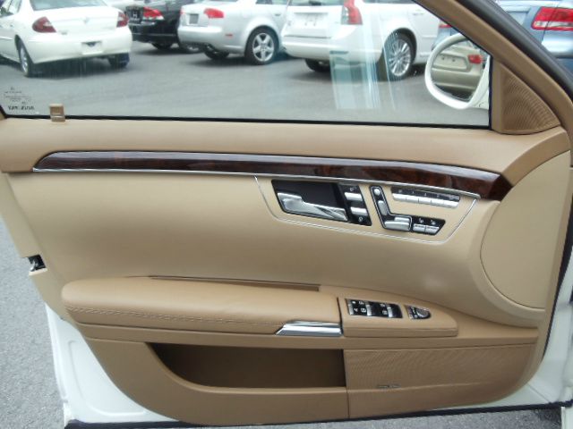 Mercedes-Benz S-Class 2009 photo 20