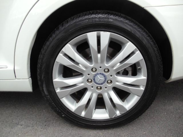 Mercedes-Benz S-Class 2009 photo 26