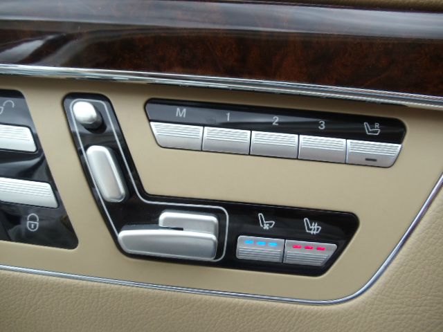 Mercedes-Benz S-Class 2009 photo 31