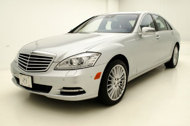 Mercedes-Benz S-Class 2010 Nissan 2.0S Sedan