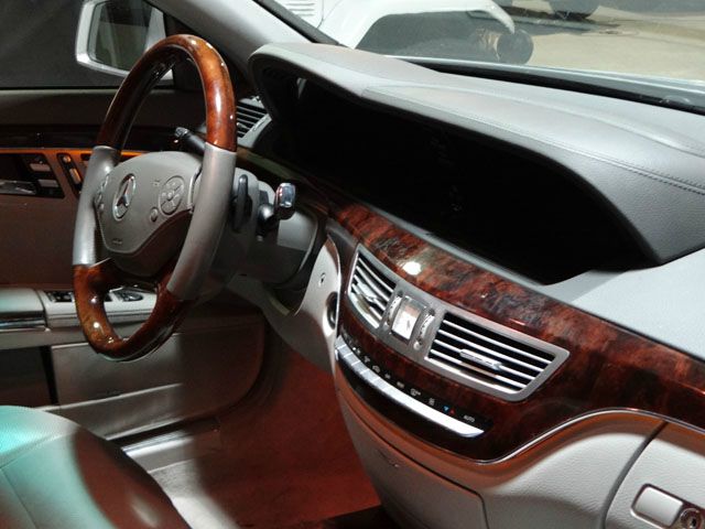 Mercedes-Benz S-Class 2010 photo 15