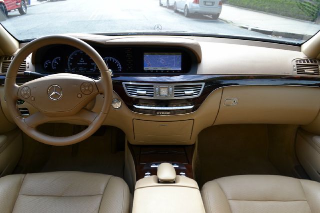 Mercedes-Benz S-Class 2010 photo 14