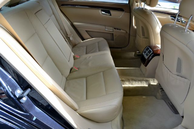 Mercedes-Benz S-Class 2010 photo 18