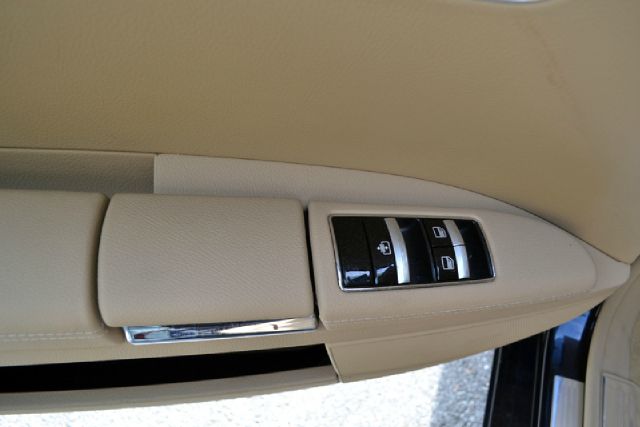 Mercedes-Benz S-Class 2010 photo 19