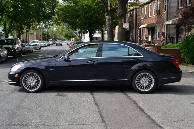 Mercedes-Benz S-Class 2010 photo 2