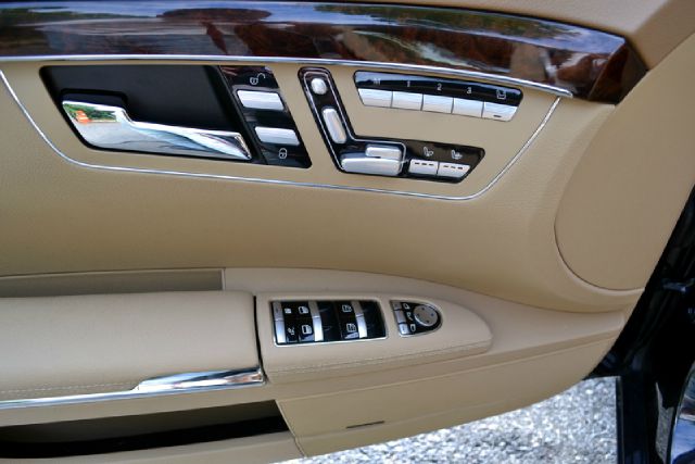 Mercedes-Benz S-Class 2010 photo 22