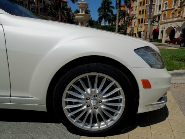 Mercedes-Benz S-Class 2010 photo 1