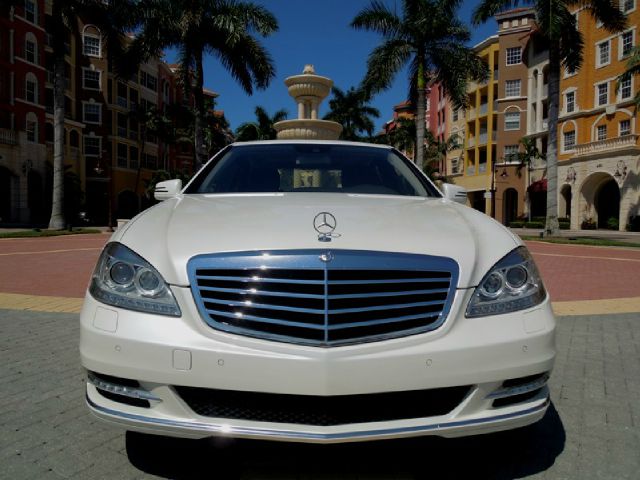 Mercedes-Benz S-Class 2010 photo 2