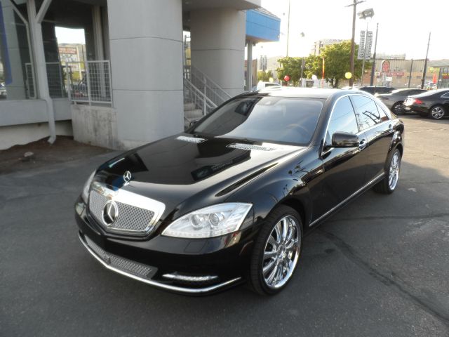 Mercedes-Benz S-Class 2010 Nissan 2.0S Sedan