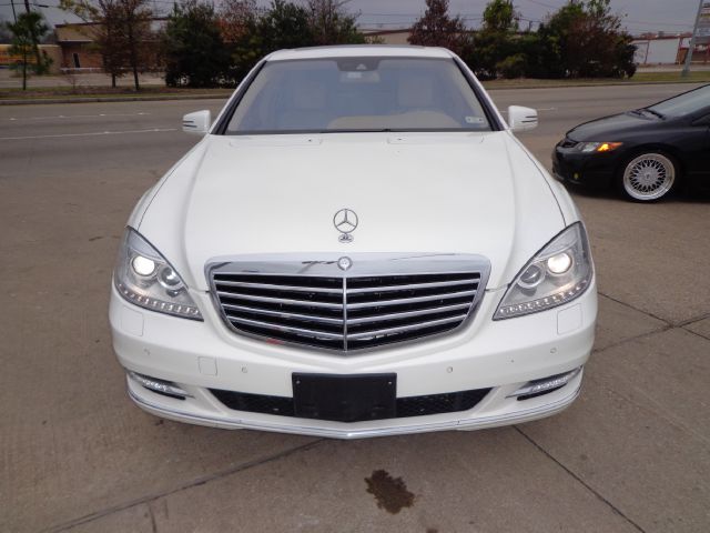 Mercedes-Benz S-Class 4WD Supercab 145 Lariat Sedan