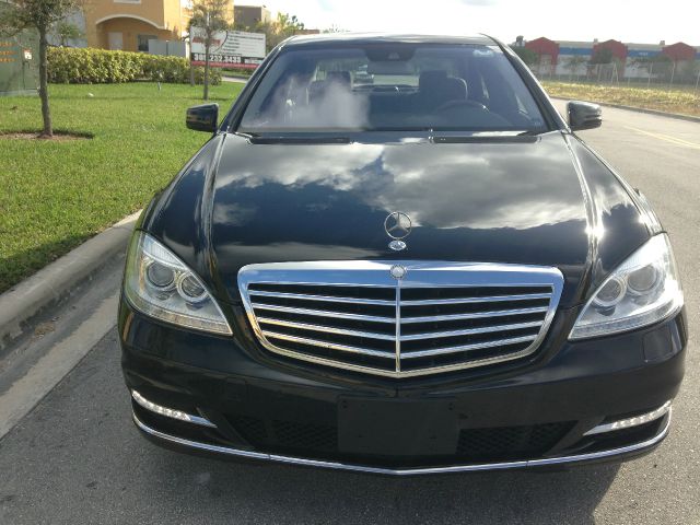 Mercedes-Benz S-Class 4WD Supercab 145 Lariat Sedan