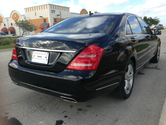 Mercedes-Benz S-Class 2010 photo 2