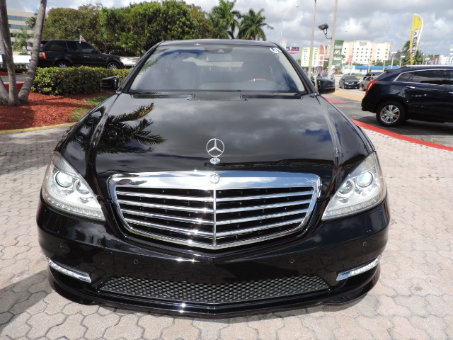 Mercedes-Benz S-Class 2010 photo 3