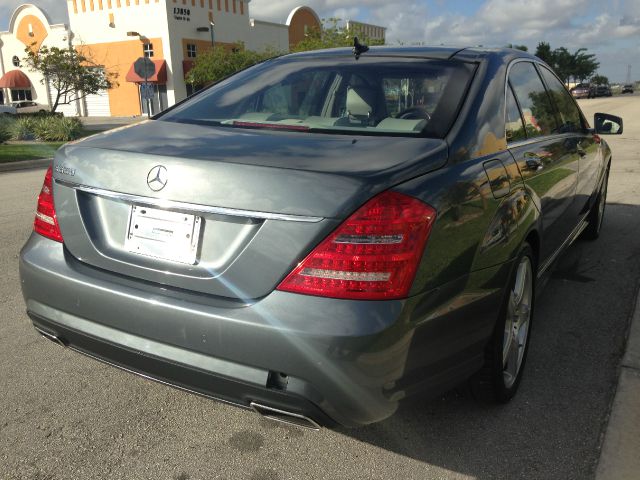 Mercedes-Benz S-Class 2011 photo 3
