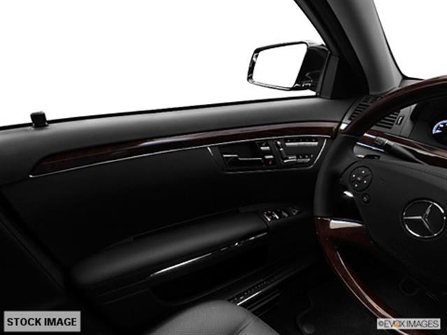 Mercedes-Benz S-Class 4WD Supercab 145 Lariat Sedan