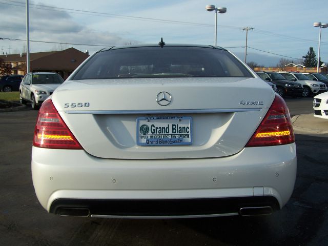 Mercedes-Benz S-Class 2010 Nissan 2.0S Sedan