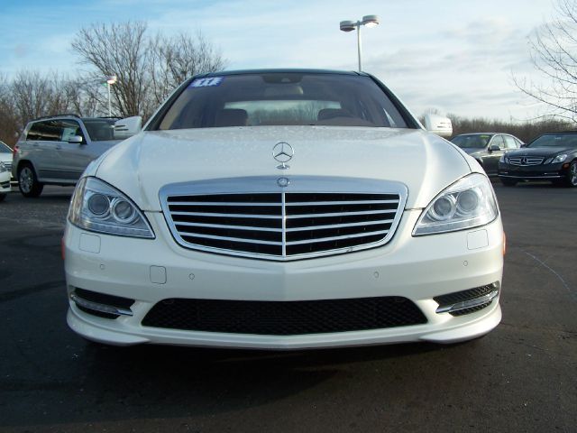 Mercedes-Benz S-Class 2011 photo 3