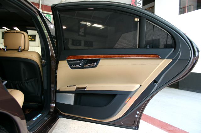 Mercedes-Benz S-Class 2011 photo 3