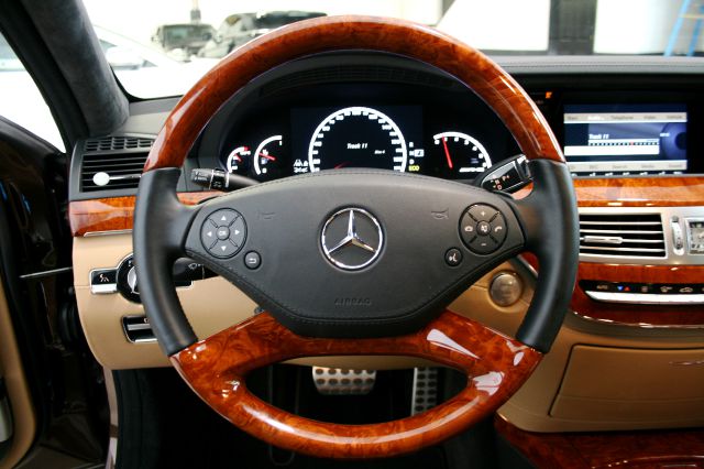 Mercedes-Benz S-Class 2011 photo 45