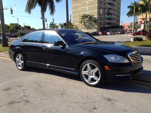 Mercedes-Benz S-Class 2010 Nissan 2.0S Sedan