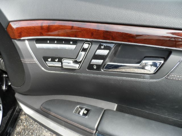 Mercedes-Benz S-Class 2011 photo 11