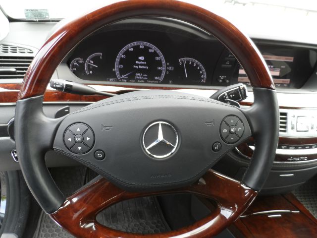 Mercedes-Benz S-Class 2011 photo 12
