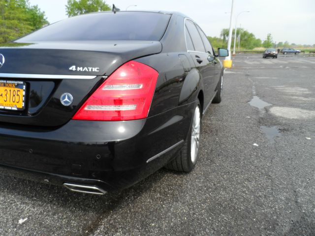 Mercedes-Benz S-Class 2011 photo 37