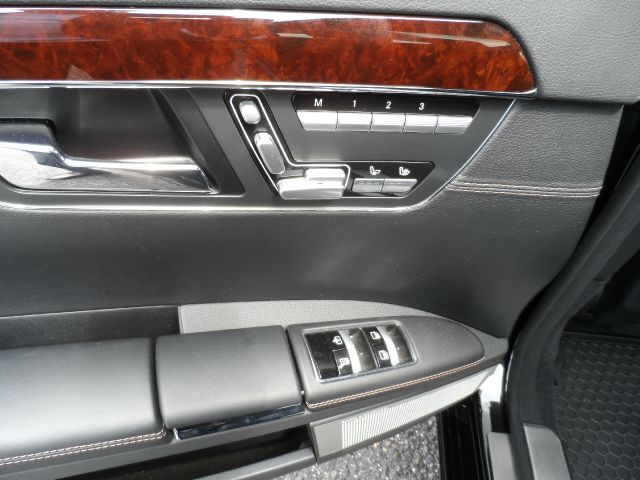 Mercedes-Benz S-Class 2011 photo 7