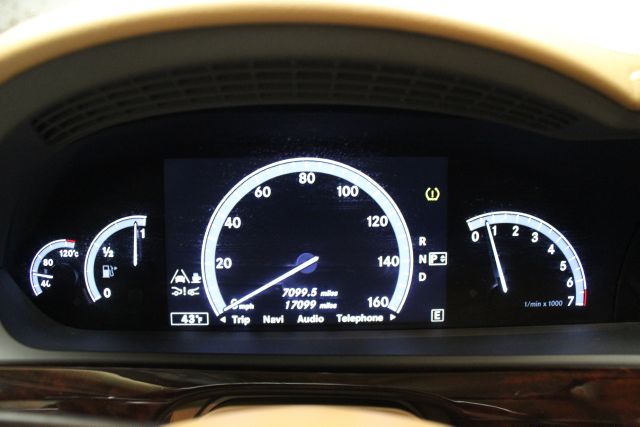 Mercedes-Benz S-Class 2011 photo 3