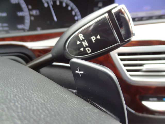 Mercedes-Benz S-Class 2012 photo 11