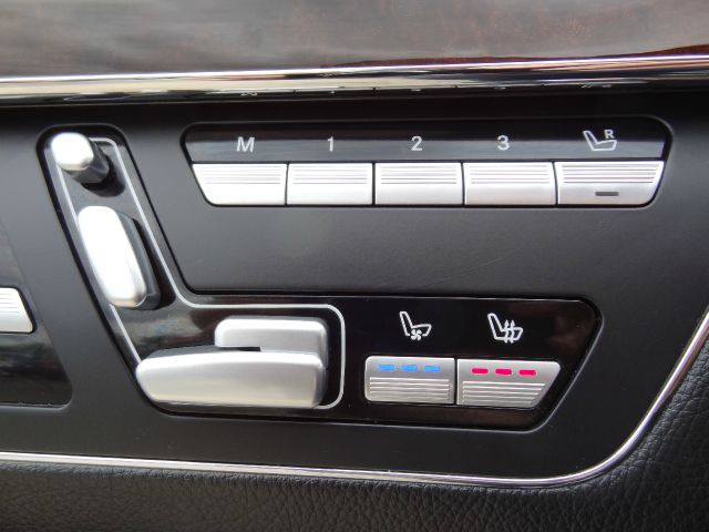 Mercedes-Benz S-Class 2012 photo 15