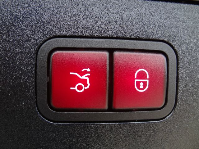 Mercedes-Benz S-Class 2012 photo 16