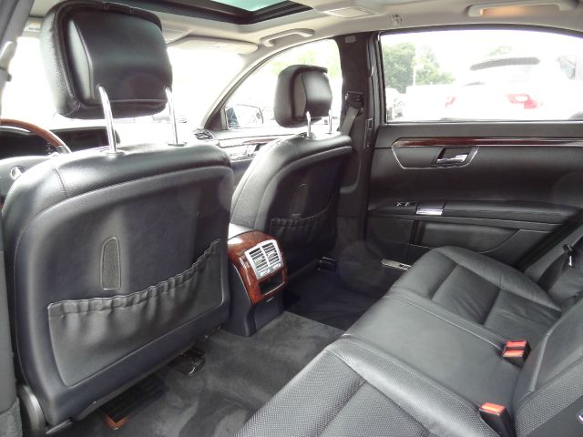 Mercedes-Benz S-Class 2012 photo 20