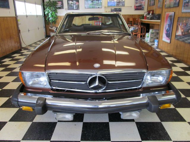 Mercedes-Benz SL-Class 1976 photo 2