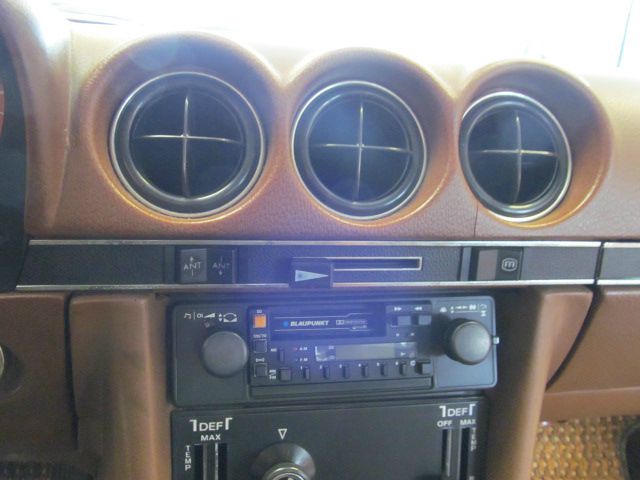 Mercedes-Benz SL-Class 1976 photo 29