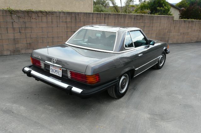 Mercedes-Benz SL-Class Laramie - XLT Convertible
