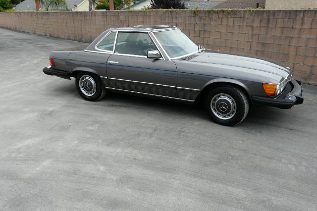 Mercedes-Benz SL-Class 1976 photo 4