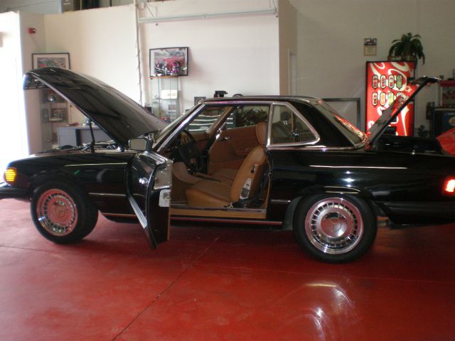 Mercedes-Benz SL-Class 1976 photo 2