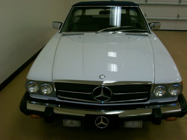 Mercedes-Benz SL-Class 1980 photo 4