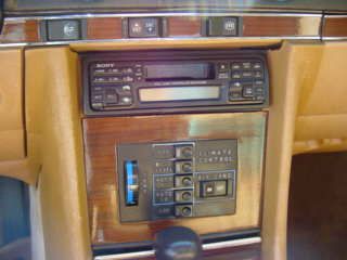 Mercedes-Benz SL-Class 1980 photo 1