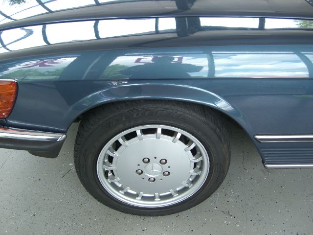 Mercedes-Benz SL-Class 1983 photo 1