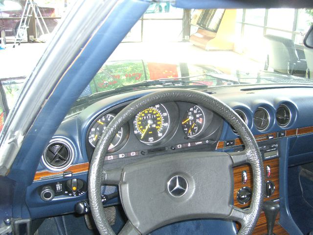 Mercedes-Benz SL-Class 1983 photo 3