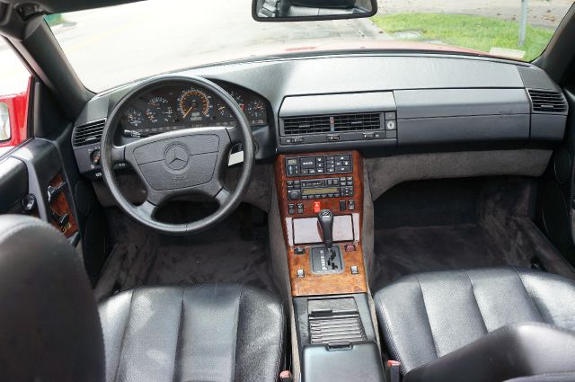 Mercedes-Benz SL-Class 1995 photo 26