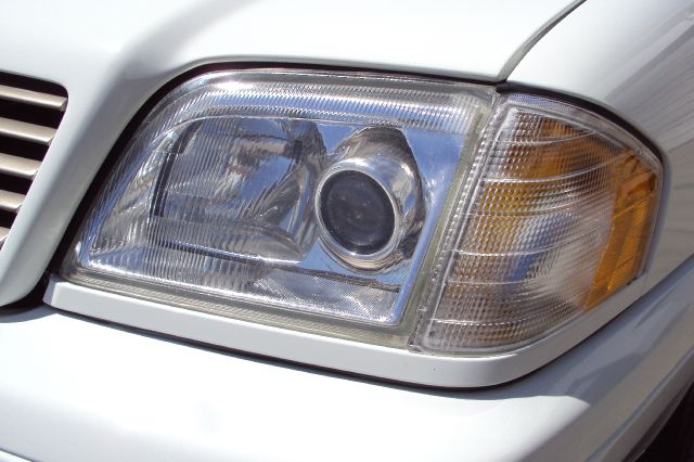 Mercedes-Benz SL-Class 2000 photo 12